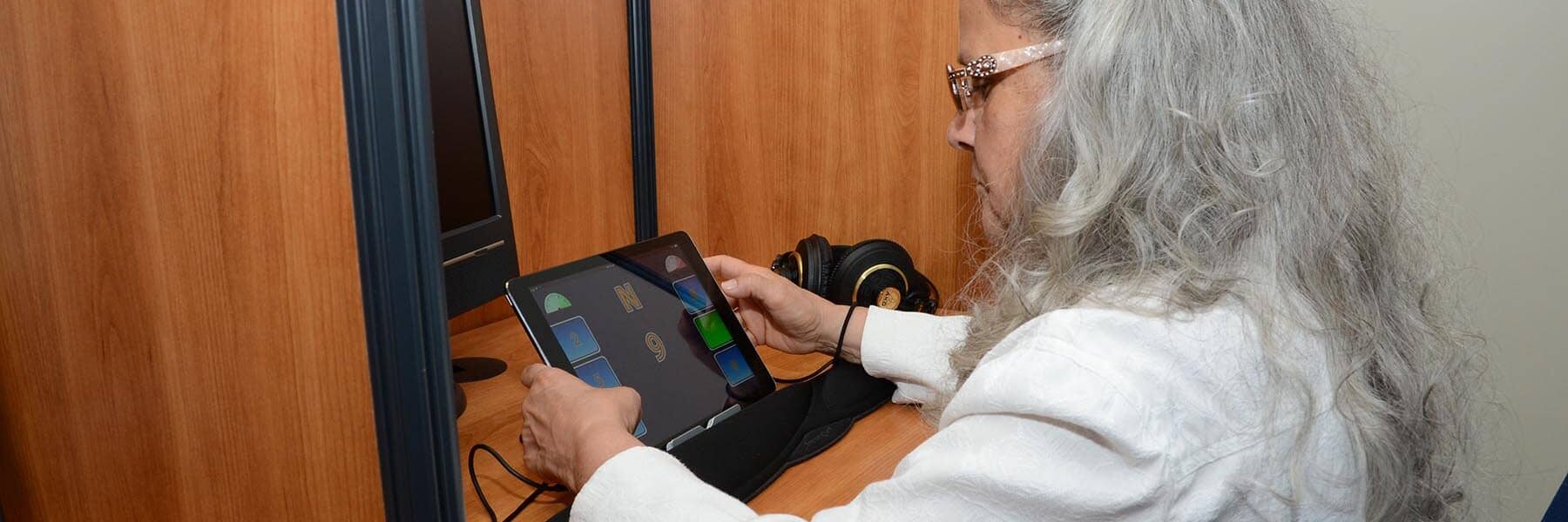 Physical training and cognitive stimulation at home